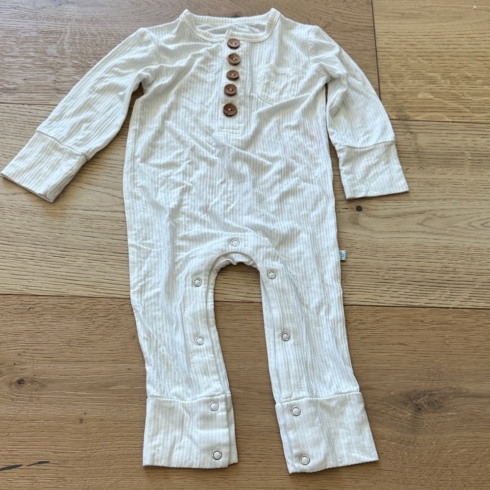 Posh Peanut White Button-Up Baby Onesie 12/18m